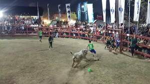 (VIDEO)Futi-boi: Fútbol con el toro causa furor en Concepción