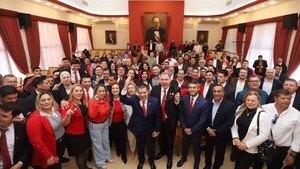Más de 100 dirigentes de Fuerza Republicana del Alto Paraná pasan a Honor Colorado