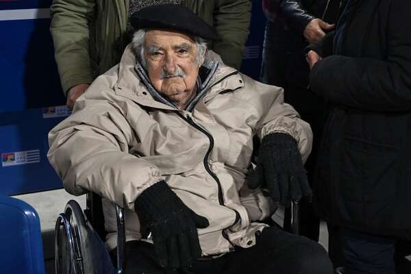 Expresidente Mujica es ingresado a un hospital - Mundo - ABC Color