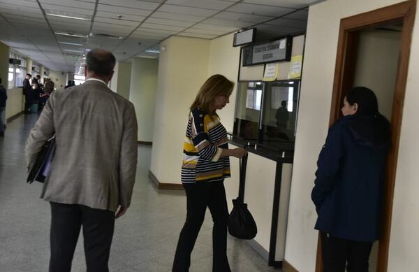 Elevan a juicio oral causa contra escribana que presuntamente operaba con Clan Garcete - PDS RADIO Y TV