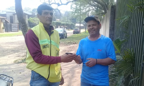 Mototaxista encontró celular ajeno y le devolvió a su dueño - OviedoPress