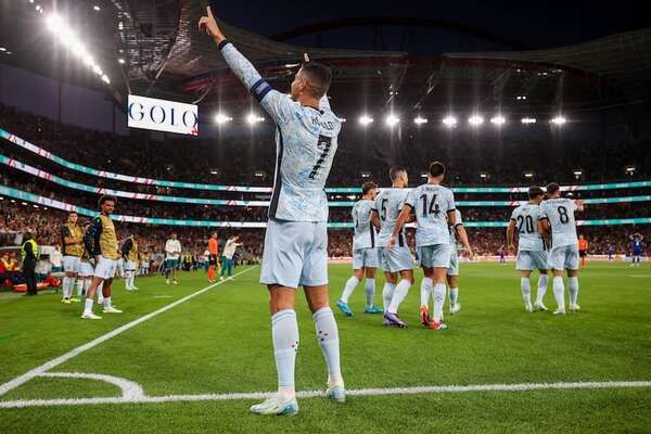 Cristiano recupera el gol con Portugal y anota el 900 de su carrera ante Croacia - Fútbol Internacional - ABC Color