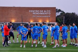 Versus / En Uruguay se burlan de jugadores de la Albirroja