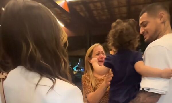 El viaje relámpago de Jean y su esposa para sorprender a su suegra