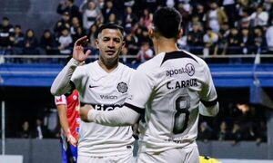 Olimpia se pasea ante Colegiales y avanza en la Copa Paraguay