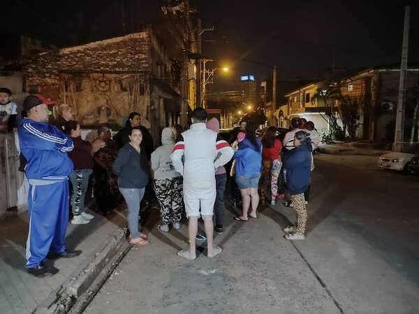 Video: vecinos de Pelopincho exigen más seguridad a la Policía tras tiroteo entre grupos de jóvenes - Policiales - ABC Color