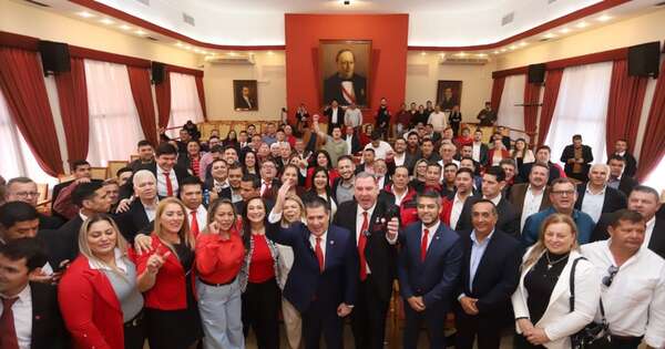 La Nación / Dirigentes esteños abandonan al grupo de Abdo y se suman a HC