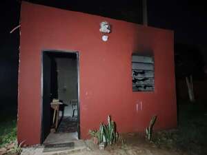 Una casa se incendió en Luque y dueña asegura que fue intencional - Policiales - ABC Color