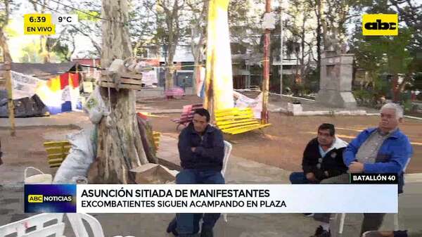 Excombatientes se manifiestan en reclamo a la ley de indemnización - ABC Noticias - ABC Color