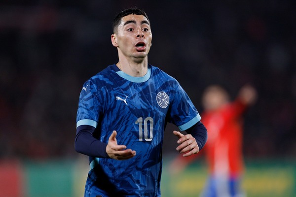 La Albirroja va con todo ante Uruguay en Montevideo - trece