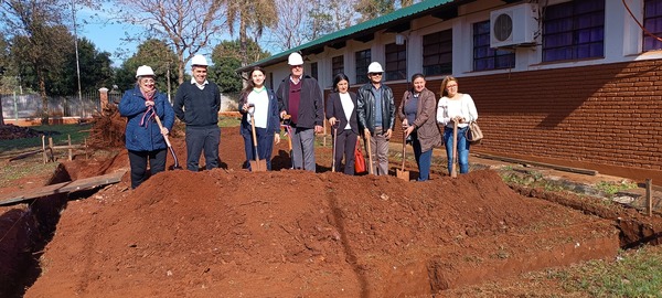 Inicia la construcción de sanitarios en el Colegio Nacional Moisés Santiago Bertoni