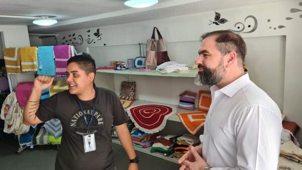 Ministro quiere replicar innovador centro penitenciario para mujeres tras visitar centro en Brasil - .::Agencia IP::.