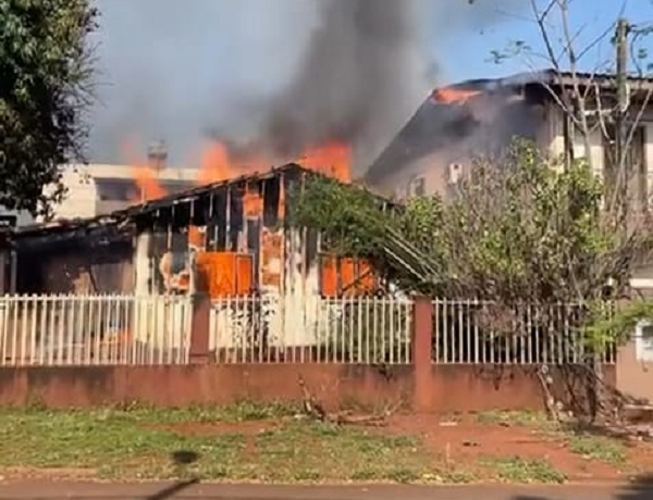 Joven y niño de 3 años mueren en un incendio en Santa Rita - Noticiero Paraguay