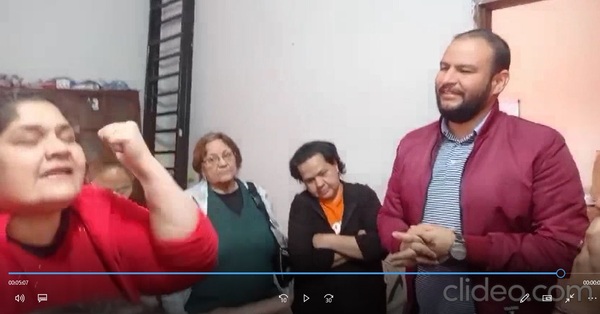 Permisionarios del mercado irrumpen en la oficina de administración exigiendo soluciones (Video) » San Lorenzo PY