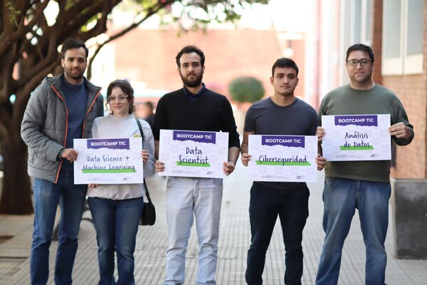 Bootcamp TIC: inicia firma de contratos de los 403 beneficiarios con los cursos - .::Agencia IP::.