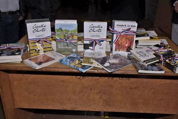 Entregan libros para personas privadas de libertad