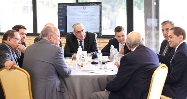Ejecutivo y referentes del sector empresarial dialogaron sobre generación de empleo y dinamización de la economía - .::Agencia IP::.