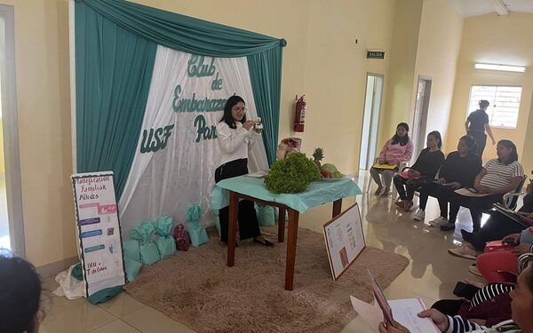 Realizan club de embarazadas y atención médica en USF de Paranambú