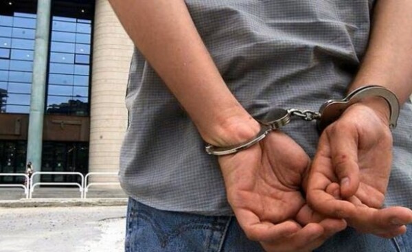 Imputan a ladrón que intentó apuñalar a niño de tres años