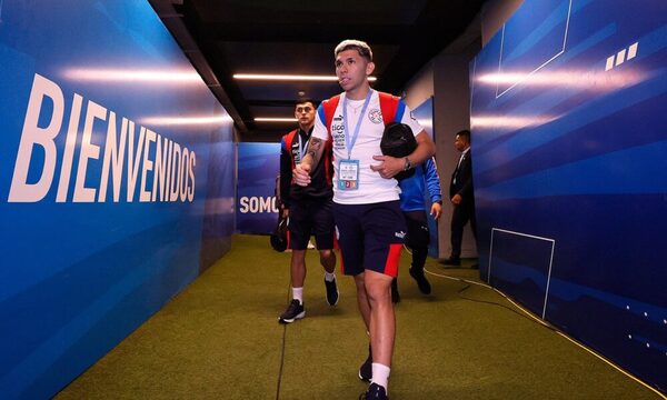 La Albirroja llegó al estadio Centenario