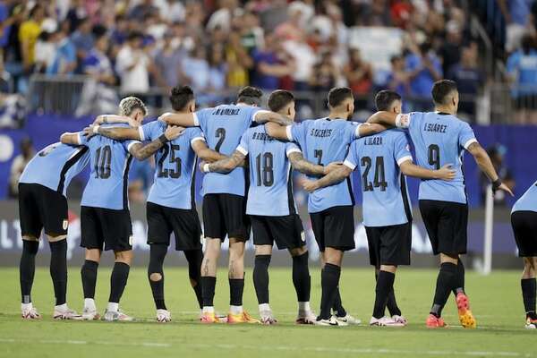 Uruguay anunció la formación para enfrentar hoy a Paraguay - Selección Paraguaya - ABC Color