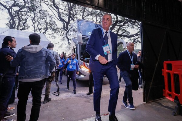 Versus / Los 4 futbolistas de Paraguay que quedan fuera de la planilla oficial