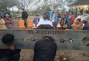 Bolivia: vecinos capturan a presuntos asesinos y los llevan con cepo al velatorio de su víctima - Mundo - ABC Color