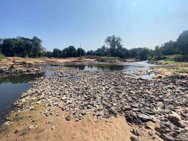 Video: denuncian obstrucción del arroyo Itay y temen inundaciones en barrio de Limpio - Nacionales - ABC Color