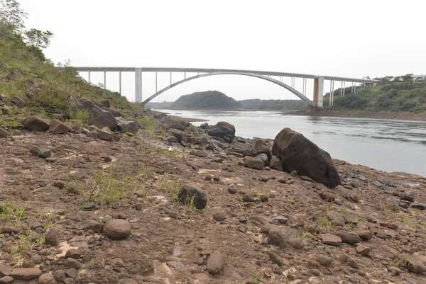 Itaipú: merma la producción pero aumenta la cantidad que retiró la ANDE - Economía - ABC Color