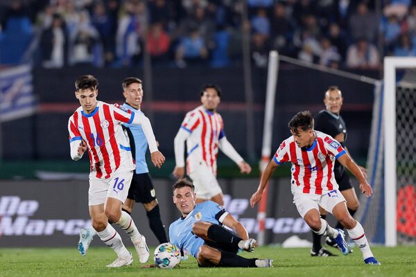 Un punto de ORO logra la Albirroja en la despedida de Suarez