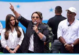 Piden la renuncia de la presidenta de Honduras por narcovídeo y restituir tratado con EEUU - Mundo - ABC Color
