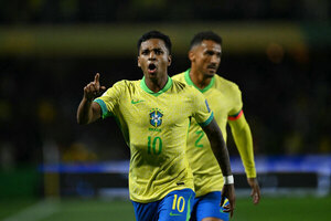 Versus / Brasil cumple contra Ecuador y llega con confianza para el juego ante la Albirroja