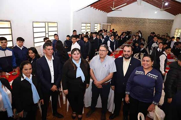 Realizan lanzamiento del Programa Nacional de Alimentación Escolar “Hambre Cero” en Alto Paraná | DIARIO PRIMERA PLANA