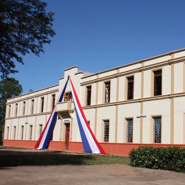 Intercolegial terminó en moquete entre alumnos en Coronel Bogado