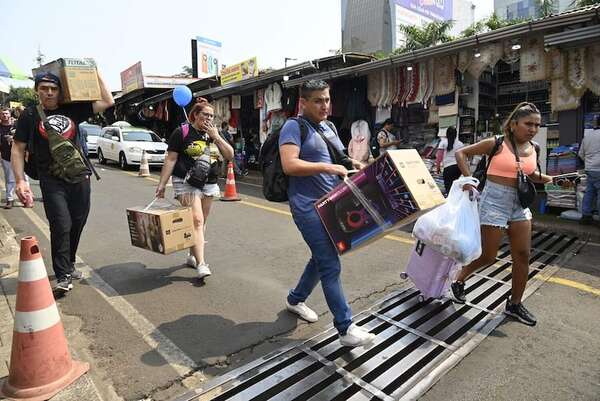 Feriado brasileño genera gran movimiento comercial en Ciudad del Este - ABC en el Este - ABC Color