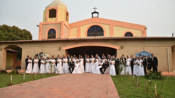 Emotiva boda comunitaria unió a 23 parejas en Villa Hayes