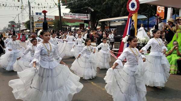 Promeseros de la Natividad de María dan brillo y bullicio en Guarambaré - Nacionales - ABC Color