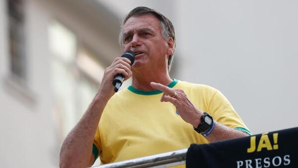 Bolsonaro reúne a miles de brasileños en defensa de Elon Musk y su batalla contra el Supremo