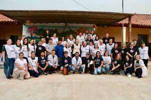 “Retribuyendo al Pueblo”: médicos de la promo 83 de UNA llevaron cirugías y capacitación al Guairá  - Nacionales - ABC Color