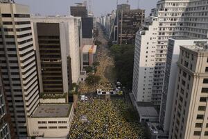 Bolsonaro reúne a miles de brasileños en defensa de Musk y su batalla contra el Supremo - Mundo - ABC Color