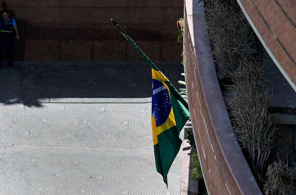 Paraguay rechaza “decisión unilateral” de Venezuela al revocar permisos de Brasil para representar diplomacia Argentina - Nacionales - ABC Color
