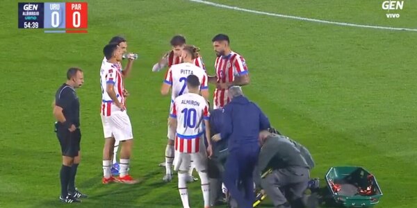 Versus / El curioso gesto de Miguel Almirón al enterarse de la lesión de Andrés Cubas