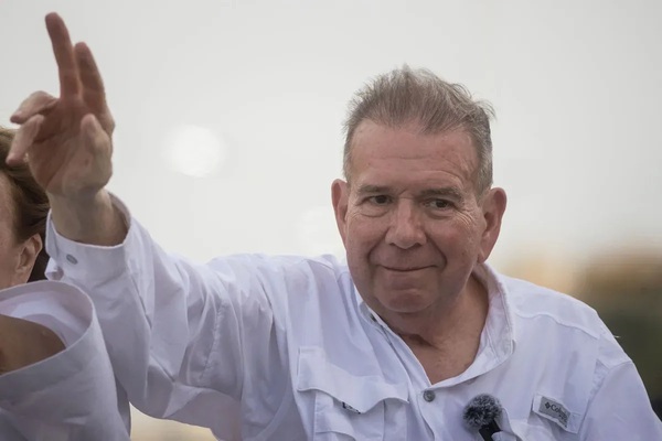 El opositor Edmundo González Urrutia salió de Venezuela para asilarse en España.