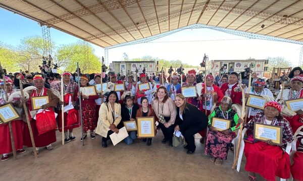 Secretaría de Cultura entregó declaratorias a Mujeres Nivaclé en el Chaco