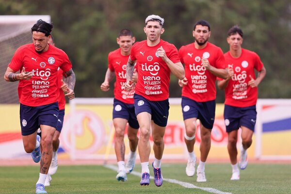 Versus / Los futbolistas de Paraguay que están en duda para el juego ante Brasil
