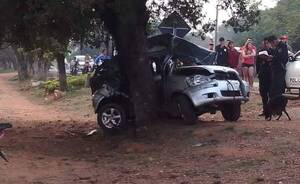 Se salió de la ruta y “abrazó” un árbol: terrible muerte de un joven en pleno amanecer