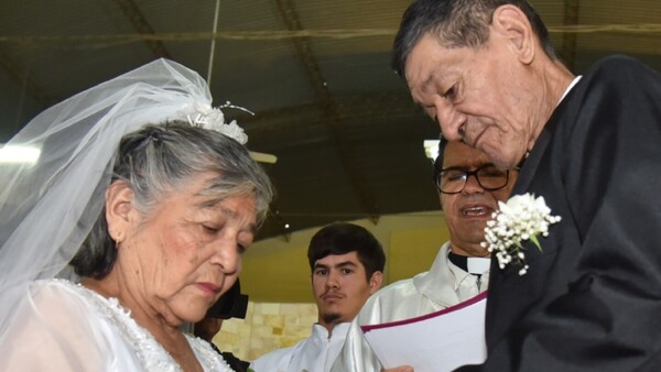 Formalizaron casi 60 años de relación, en boda comunitaria