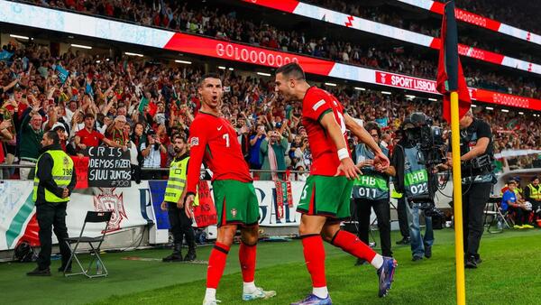 Cristiano Ronaldo rescata a Portugal