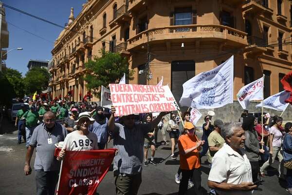 PGN 2025 cuenta con 331.300 cargos permanentes - Economía - ABC Color