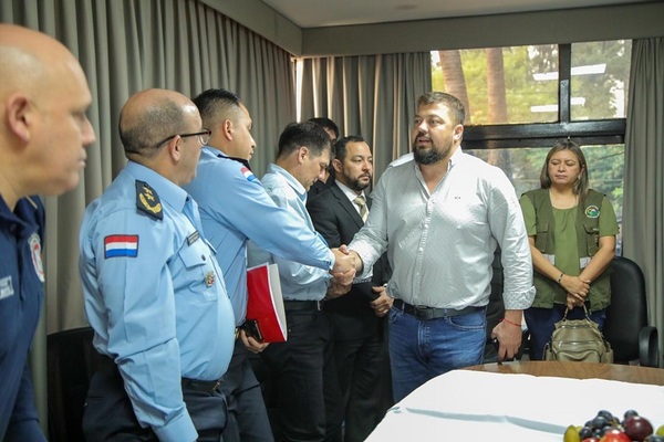 Comisión Anticontrabando: Comitiva del Senado visita el mercado de Abasto
